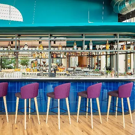 酒店 Yotel