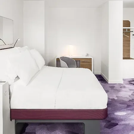 酒店 Yotel