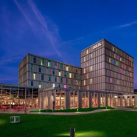 Yotel 酒店 4*