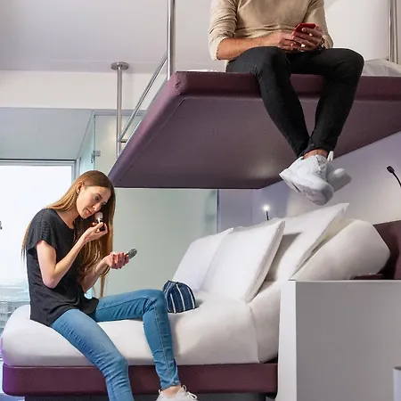 Hotel Yotel 4*